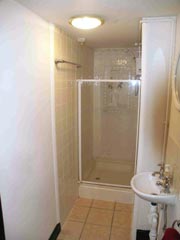 The Three Horseshoes Cricklade has modern facilities thoughout including the recently refitted shower room