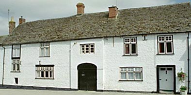 The Three Horseshoes, Crickalde, Wiltshire, with holiday apartment